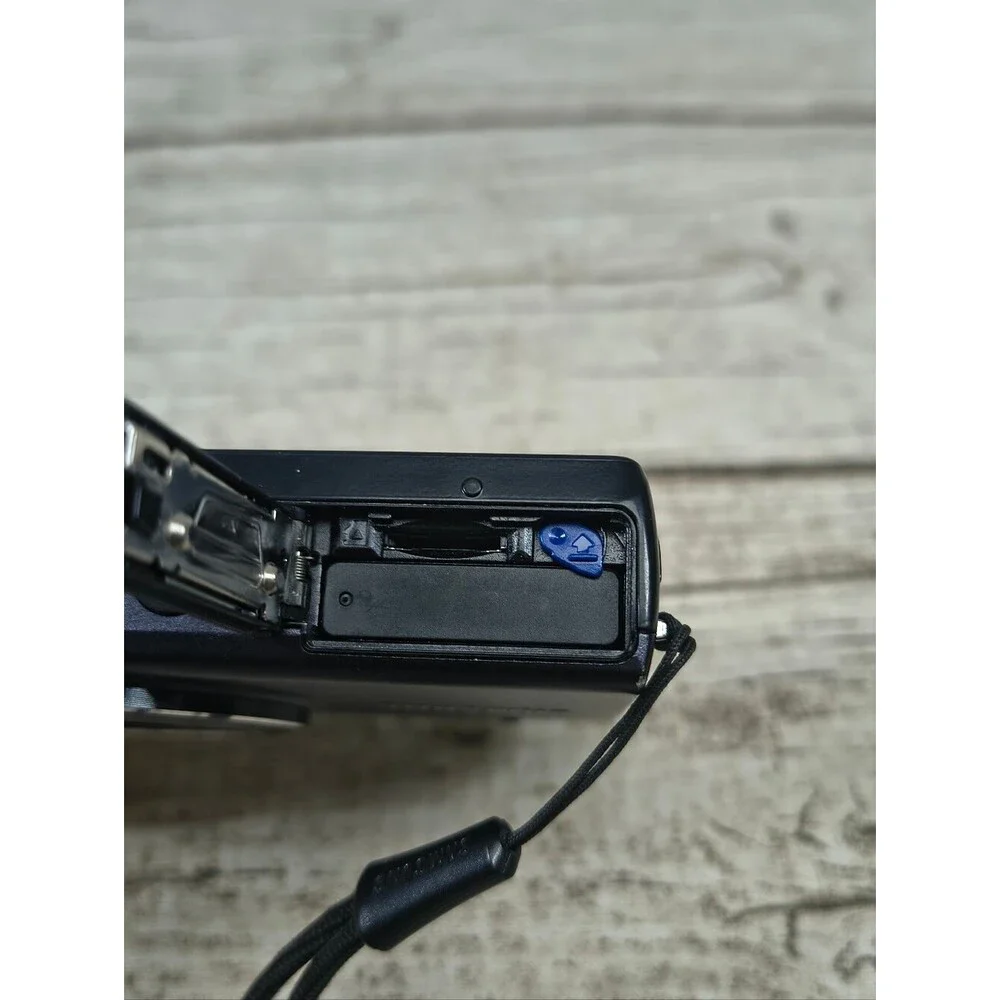 Samsung WB Series WB210 14.0MP Digital Camera Point And Shoot Black Tested